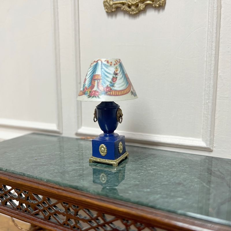 Toleware table lamp with shade 'working' BLUE Toleware table lamp with shade 'working' BLUE