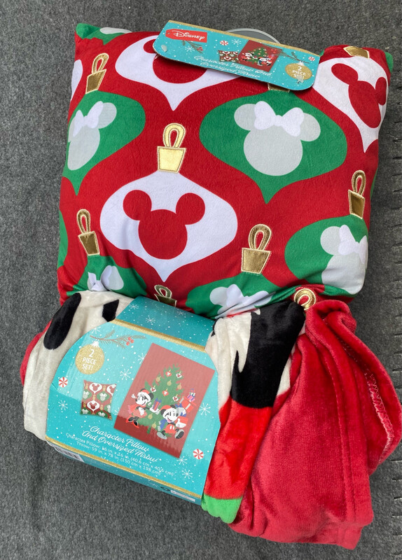 Decorative Seasonal Throw Set