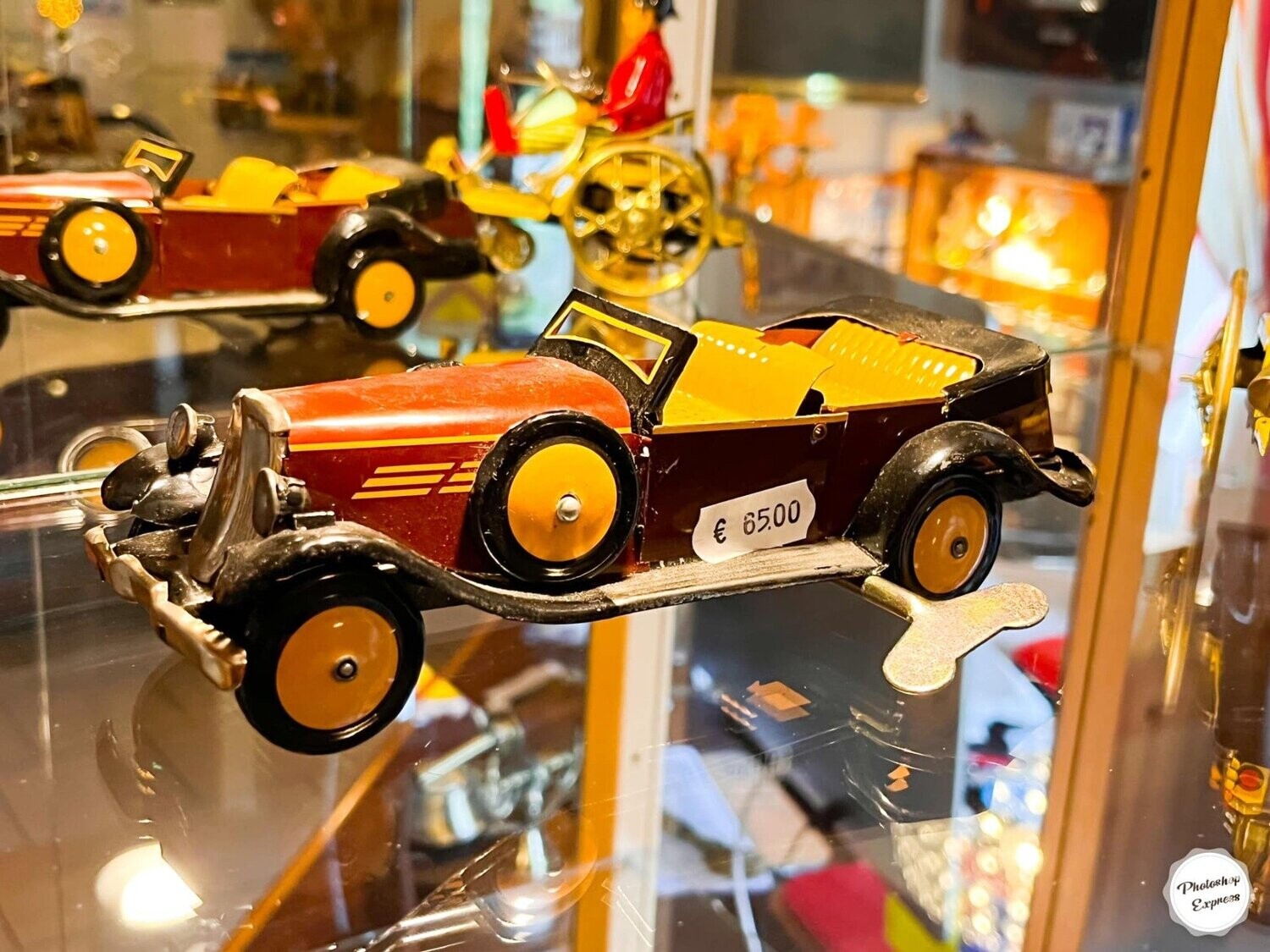 aansluiten Transparant Downtown Tin Toy Car Brown Yellow Oldtimer - RETRO - VINTAGE Speelgoed auto Oldtimer