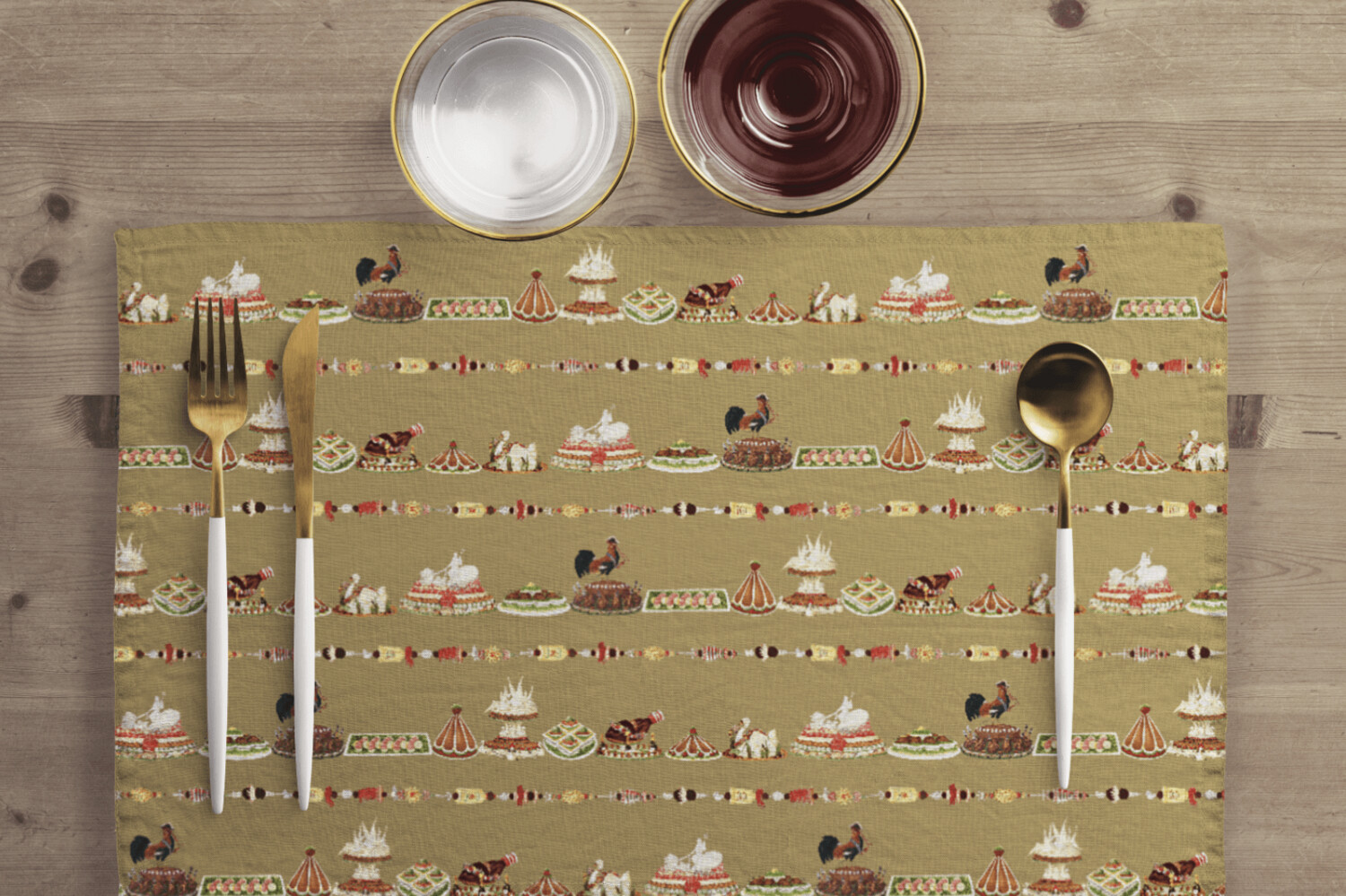 SAVOUREUX GOLD PLACEMATS 2x