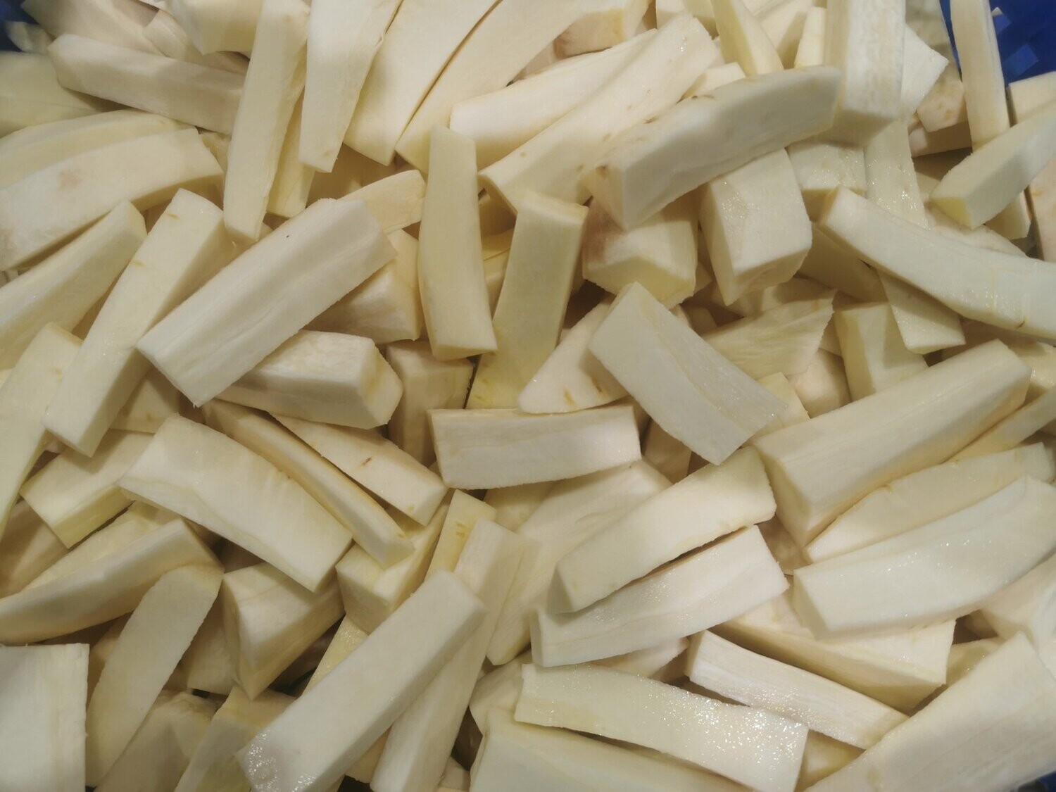 Parsnips Chunky Cut - 2.5kg (10 Portions) Parsnips Chunky Cut - 2.5kg (10 Portions)