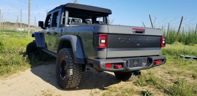 Gladiator Embossed look tailgate kit for 20-24 Jeep with satin black wrap