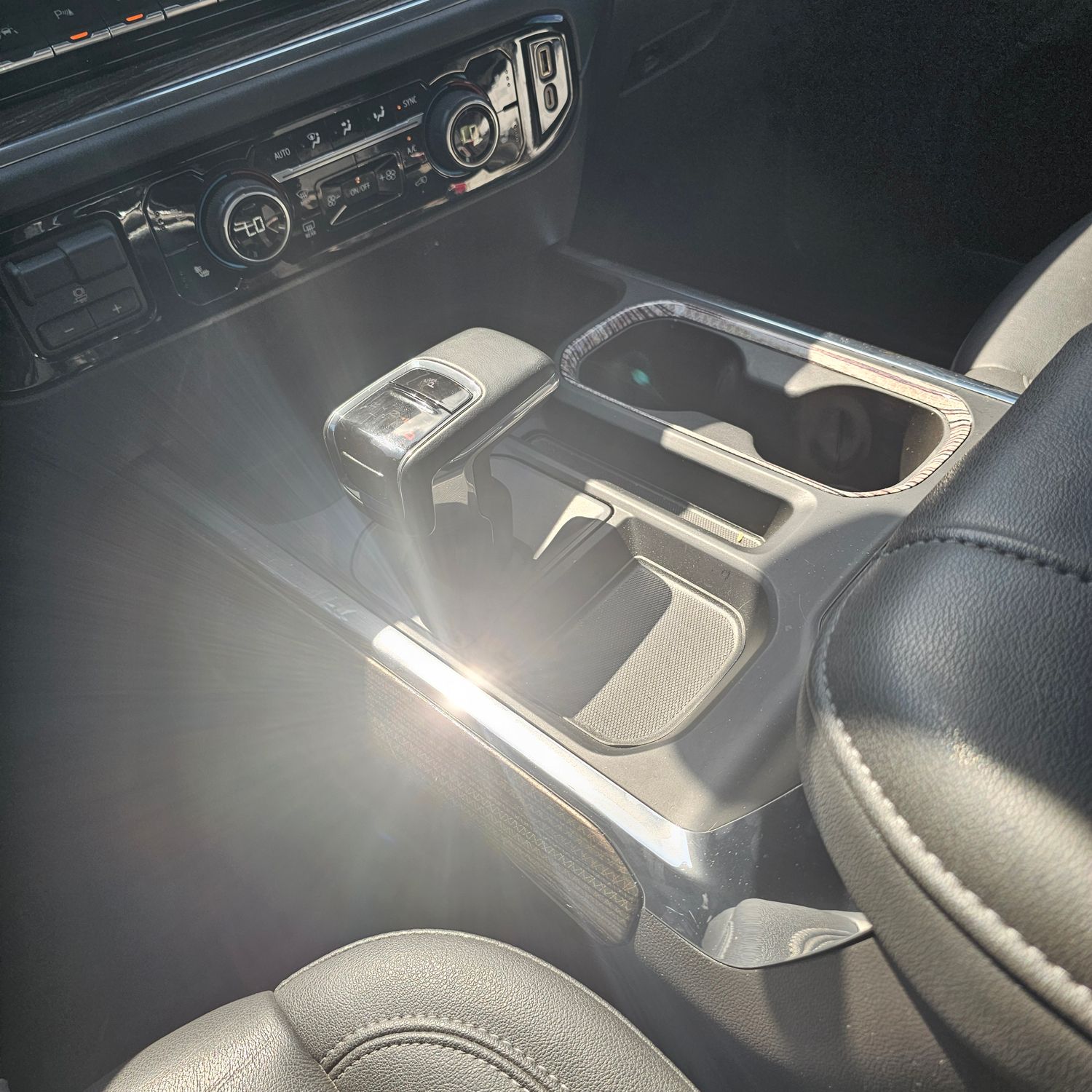2019-2025 Chevy Silverado/GMC Sierra Console Anti Glare Chrome Delete