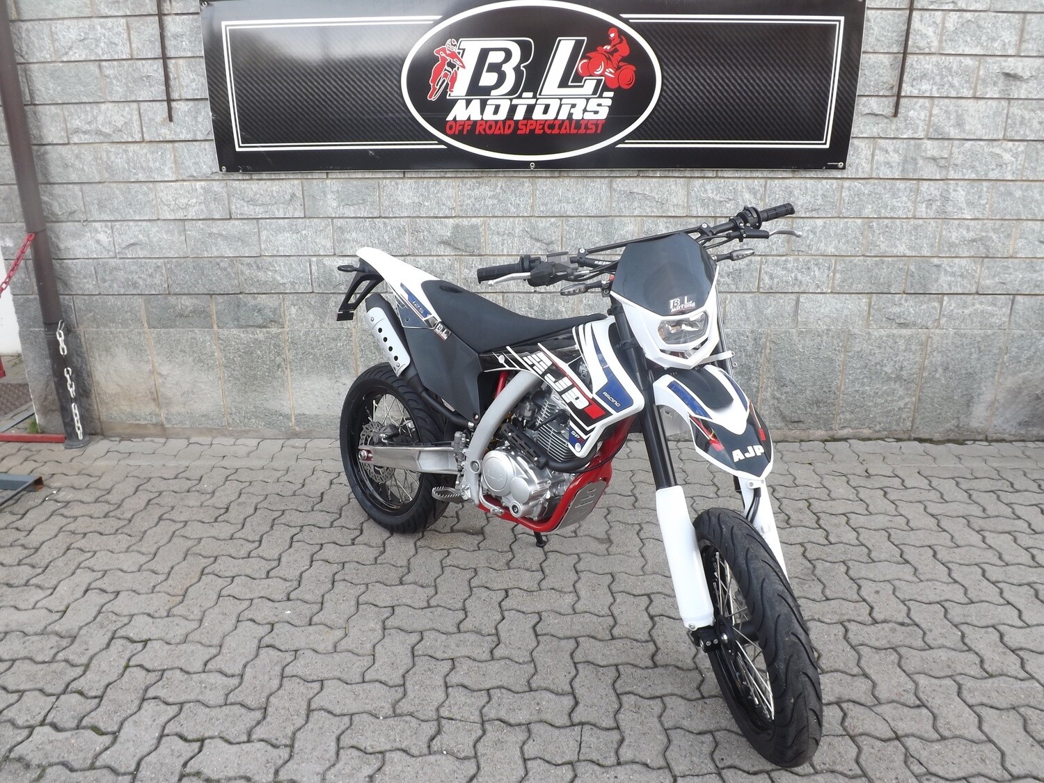 AJP SPR 125 SUPERMOTO