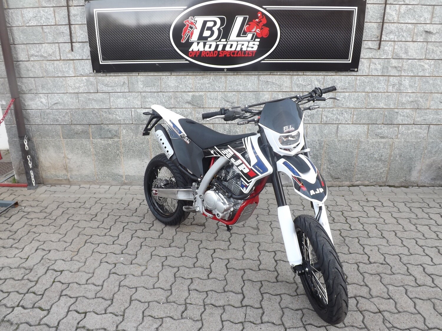 APJ SPR 125 SUPERMOTO