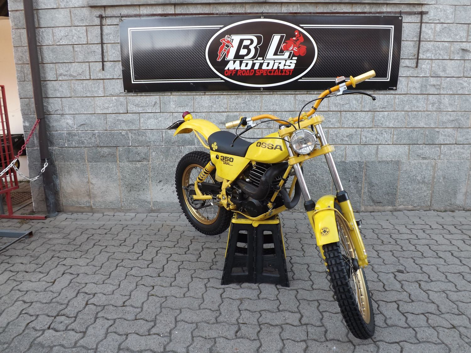 TRIAL OSSA TR 350 YELLOW - 1981