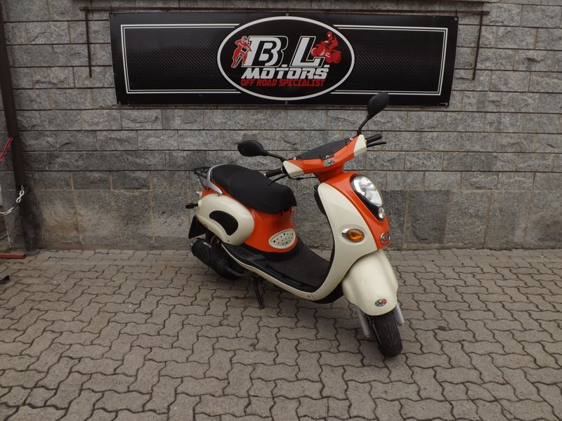 SCOOTER LINHAI EGGY 125 - 2012