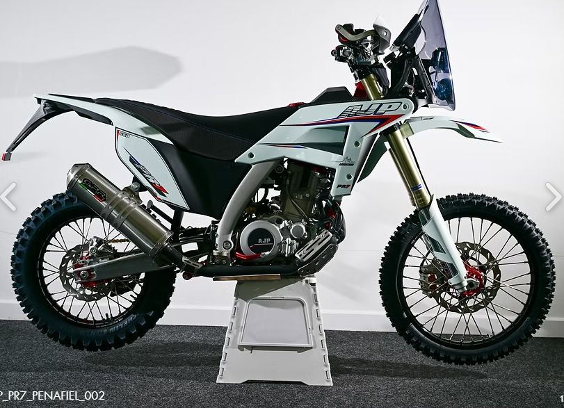 ENDURO ADVENTURE  AJP PR7 650CC E ADVENTURE PR7 650CC GOLD EDITION