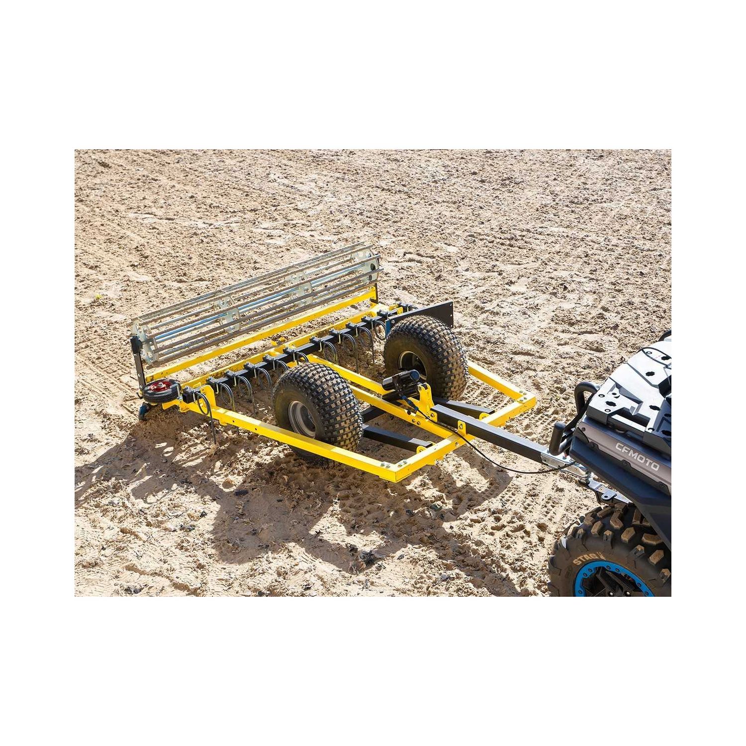 Livellatore/toilettatore per arena di equitazione Livellatore/toilettatore per arena di equitazione