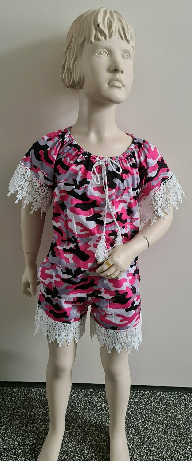 Korte broek en shirt legerprint roze