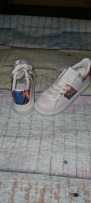 Mooie sneakers blauwe slangenprint 36