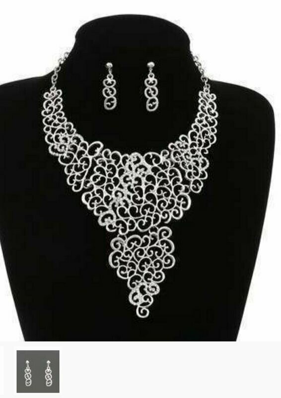 Mooie ketting en oorbellen