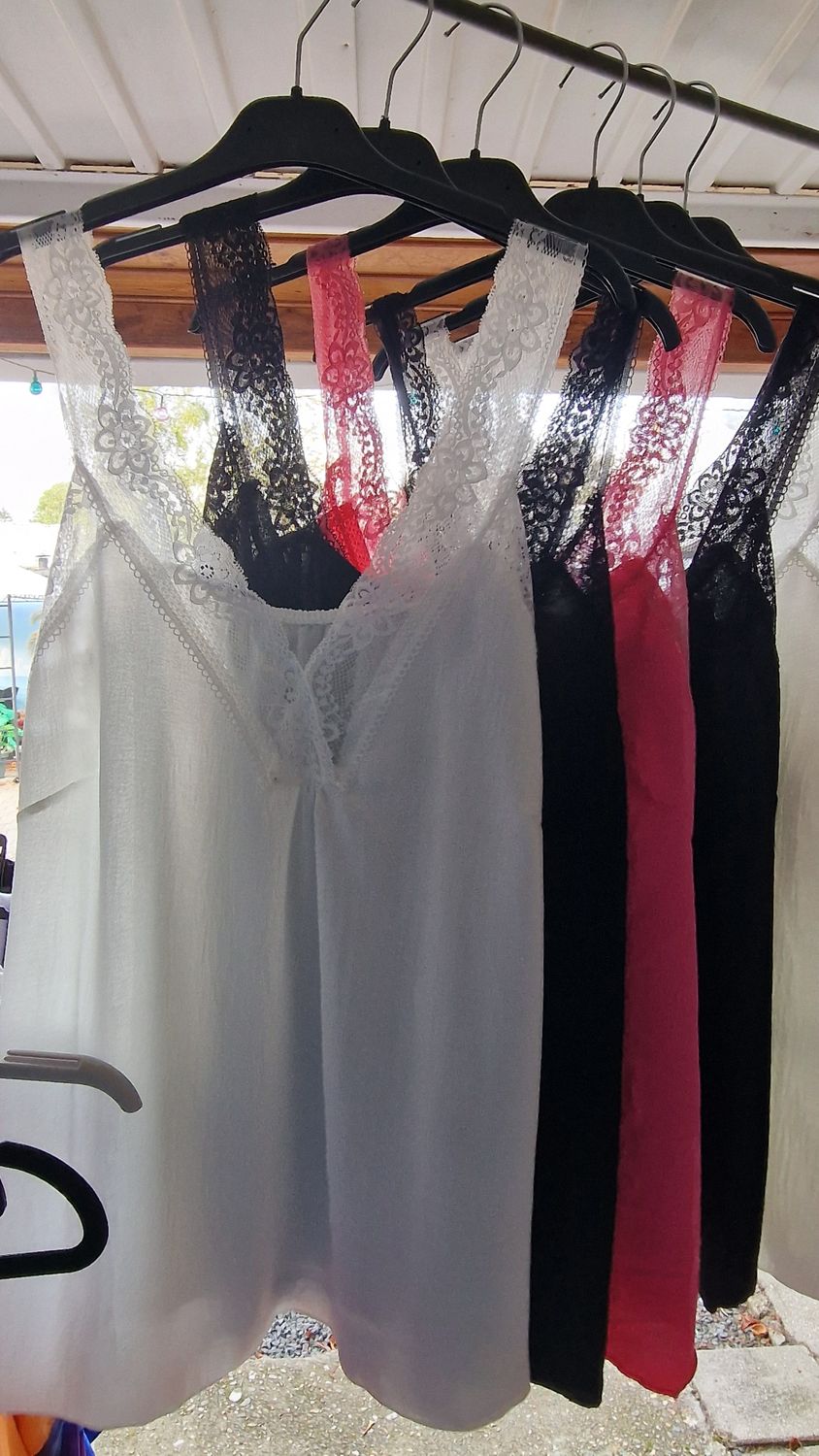 Dames top smal bandje kant