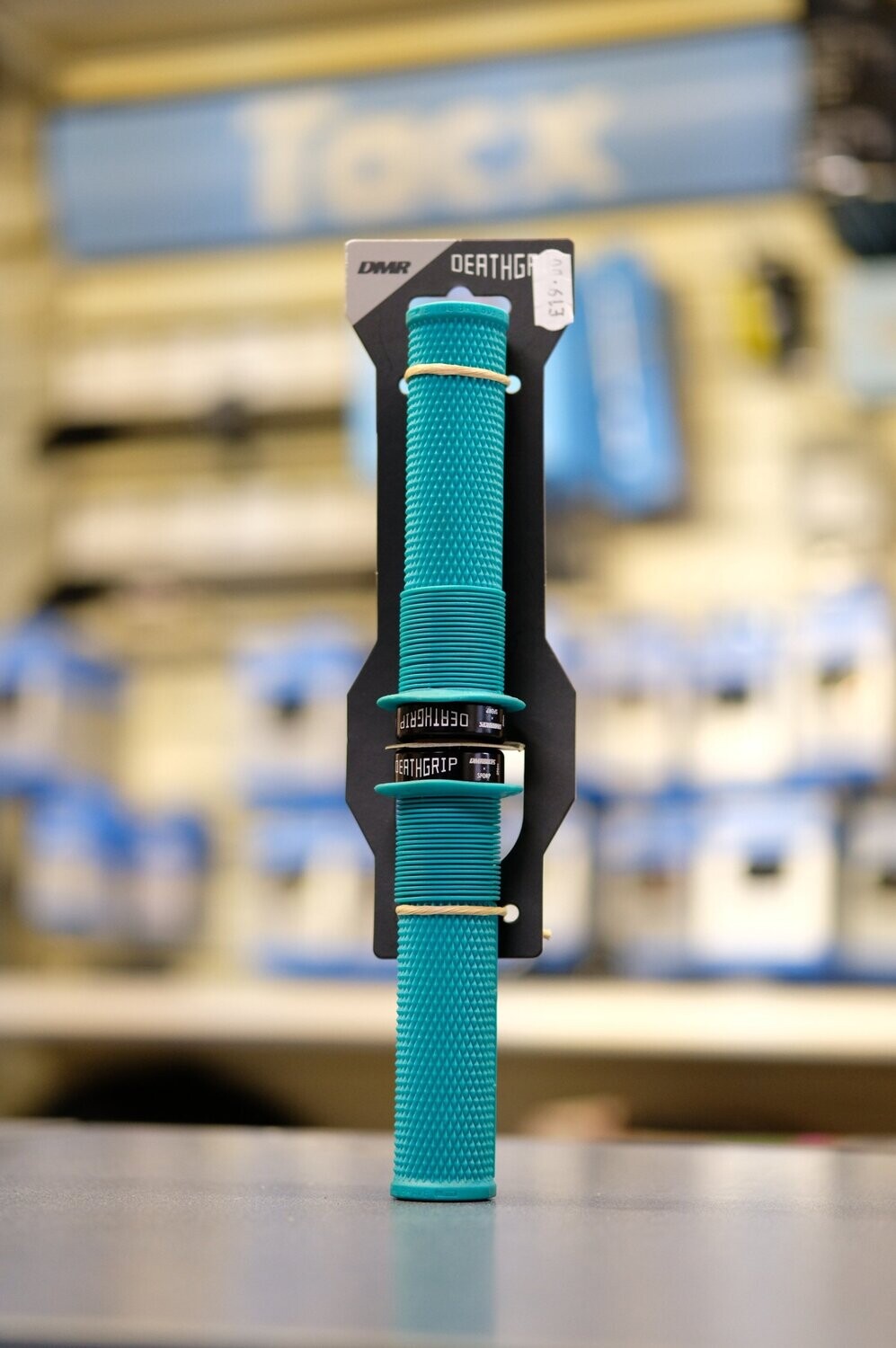 Impugnature DMR DeathGrip Flangiate Sottili, Bloccabili, Colore Verde Malato