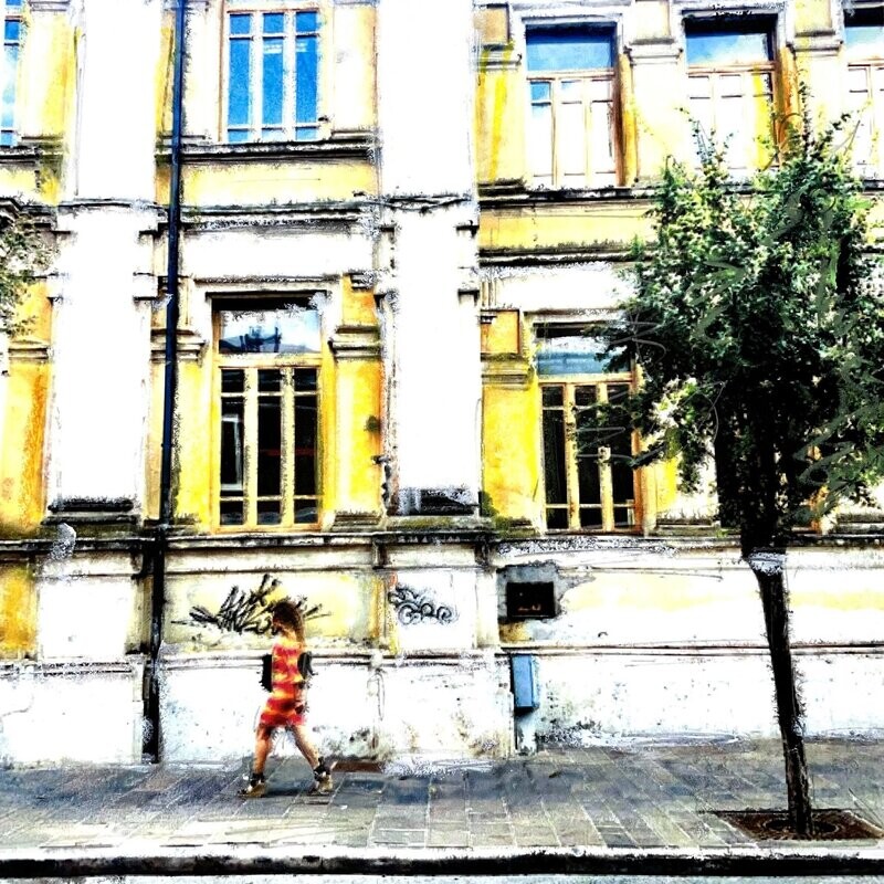 Avezzano girl