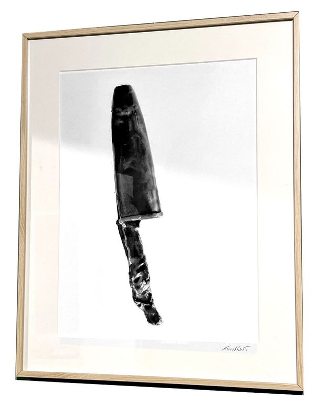 Capuchon rongé, stylo BIC noir Capuchon rongé, stylo BIC noir