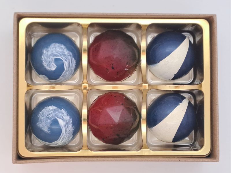 Salted Caramel,  Passionfruit &amp; White Chocolate Ganache, Peanut Butter and White Chocolate. box of 6