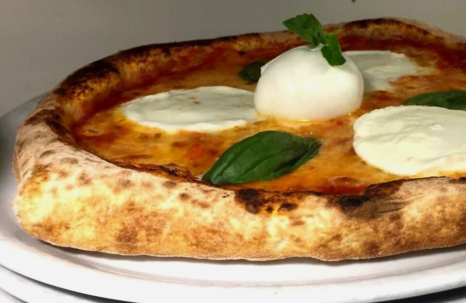BUFALA. Pizza