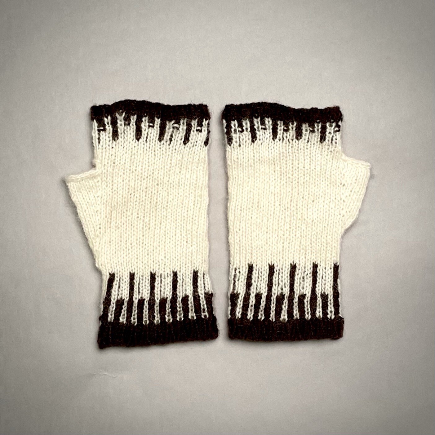 Handstulpen »Klaviatur« Strickanleitung Handstulpen »Klaviatur« Strickanleitung