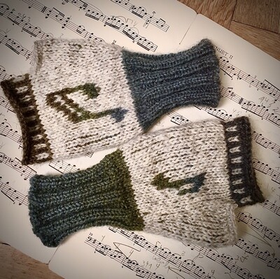 Handstulpen »Jungle Music« Strickanleitung