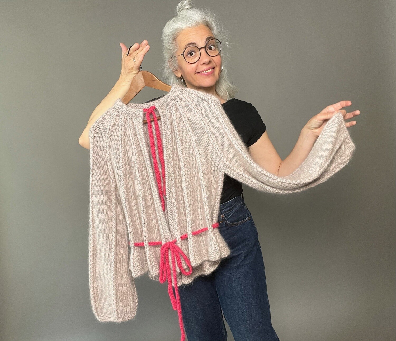 »Herzchen-Jacke Schößchen« Strickanleitung