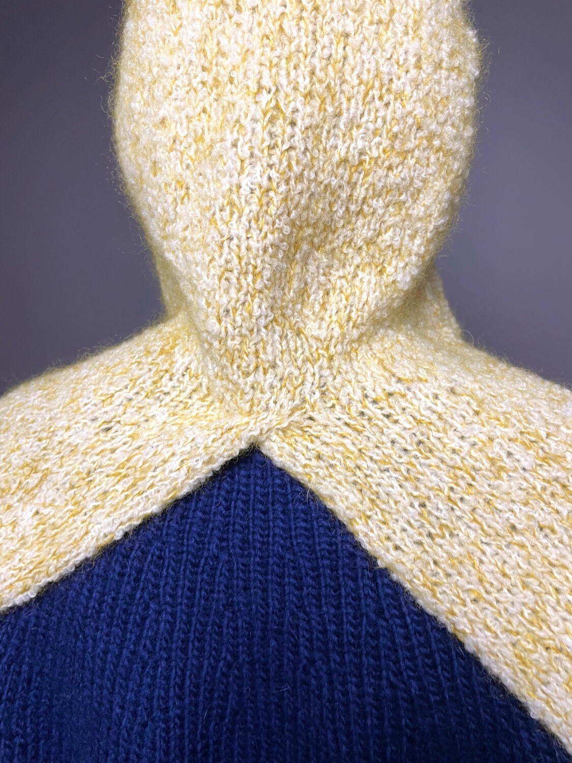 »My Curly Hoodscarf« Strickanleitung