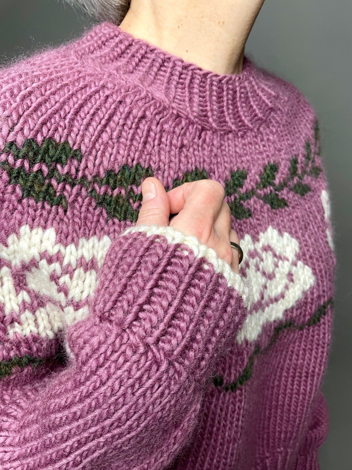 »Winter-Rose«-Sweater Strickanleitung »Winter-Rose«-Sweater Strickanleitung