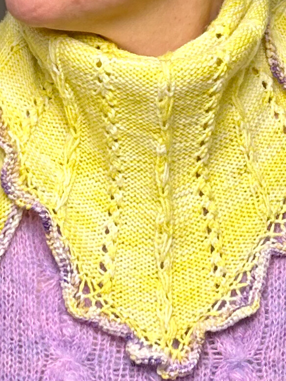 Dreieckstuch »Kirschblüte« Strickanleitung Dreieckstuch »Kirschblüte« Strickanleitung