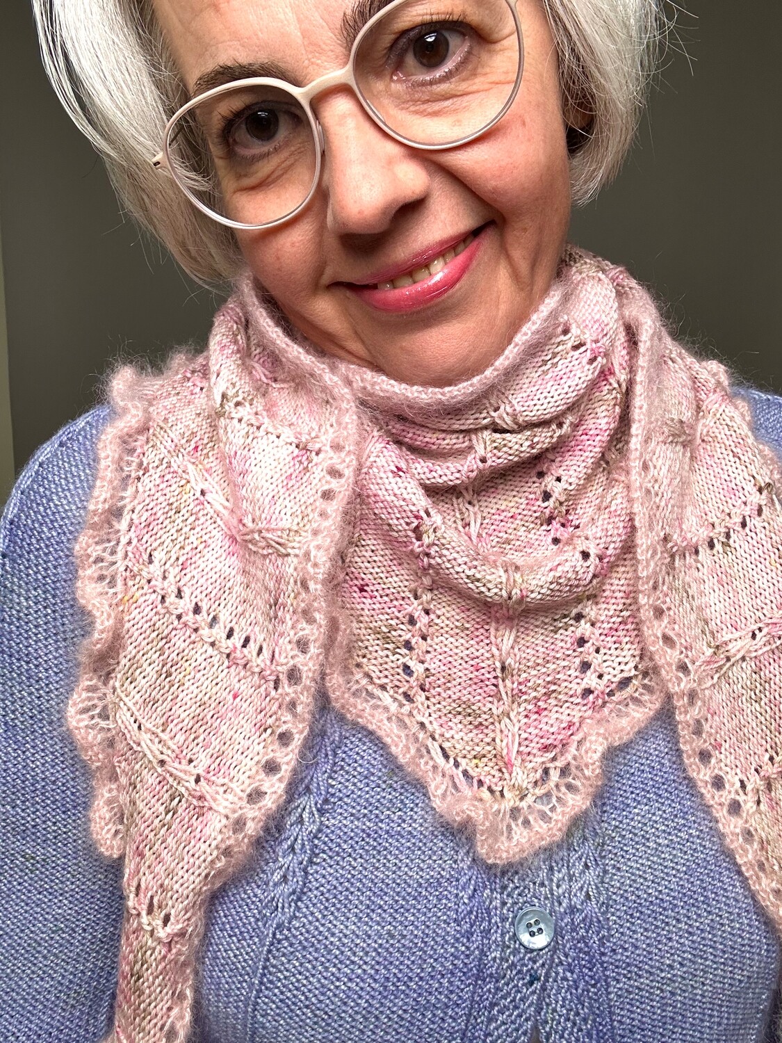 Dreieckstuch »Kirschblüte« Strickanleitung Dreieckstuch »Kirschblüte« Strickanleitung