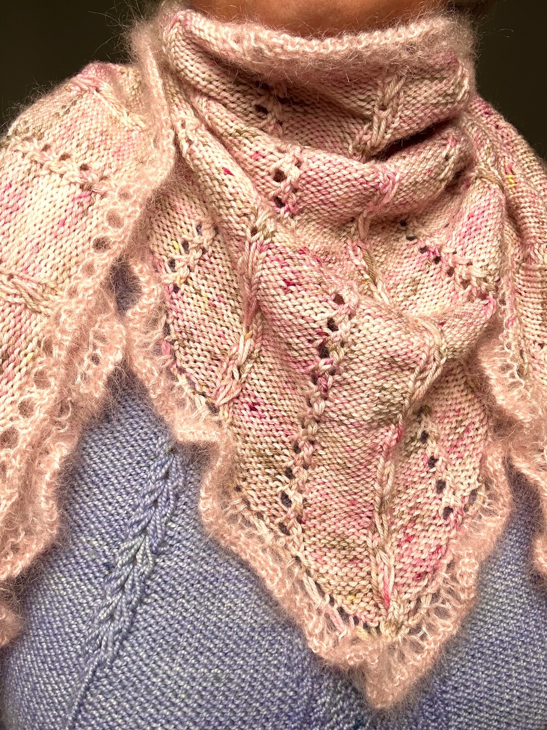 Dreieckstuch »Kirschblüte« Strickanleitung Dreieckstuch »Kirschblüte« Strickanleitung