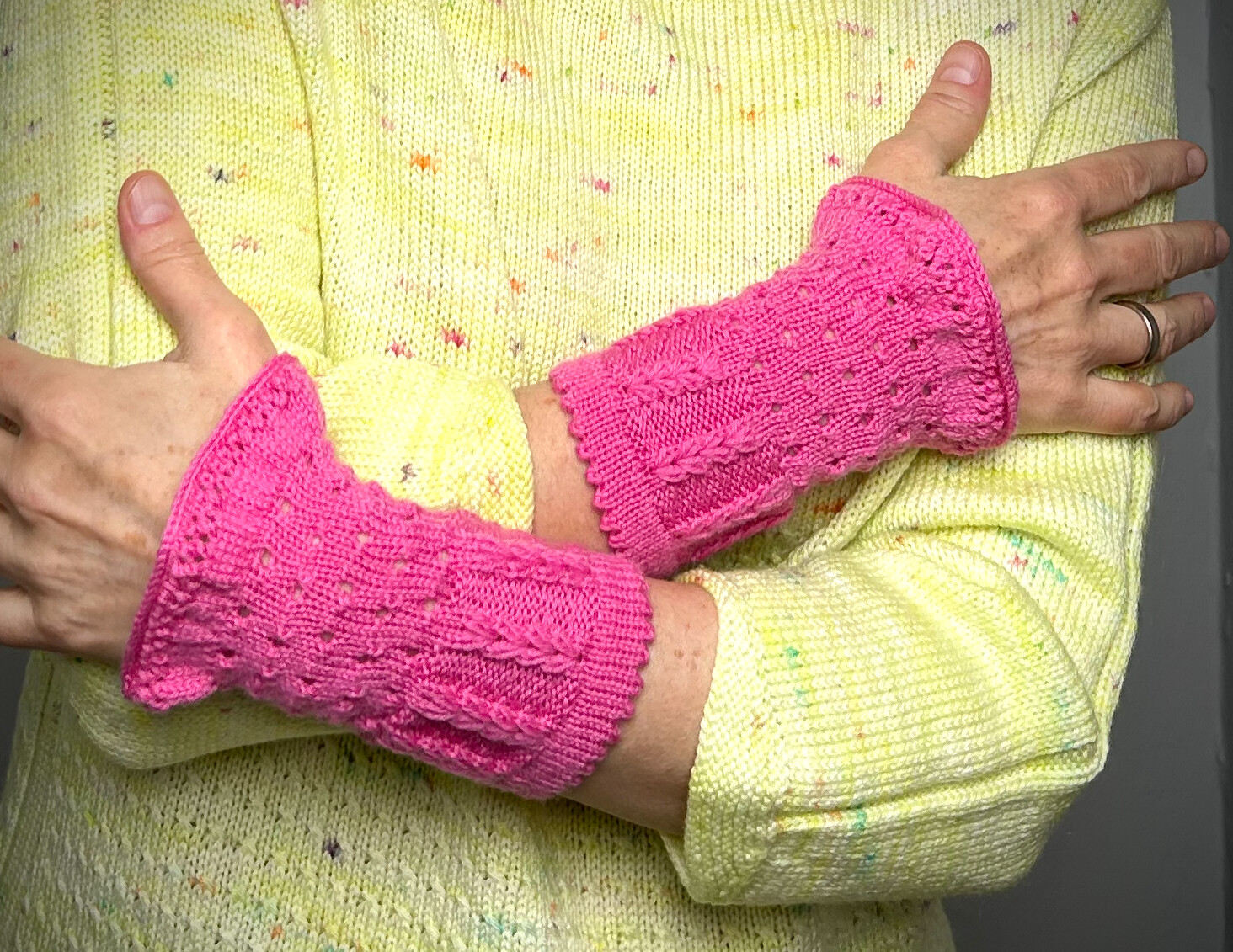 2-er Set Pulswärmer »Herzchen« & Sock-Set  »2 Herzen« Strickanleitungen