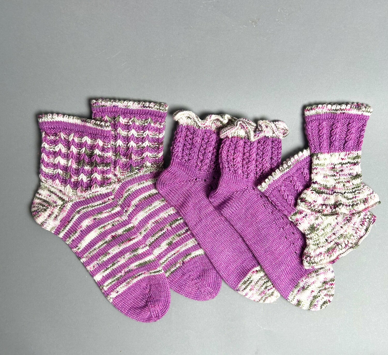 2-er Set Pulswärmer »Herzchen« & Sock-Set  »2 Herzen« Strickanleitungen