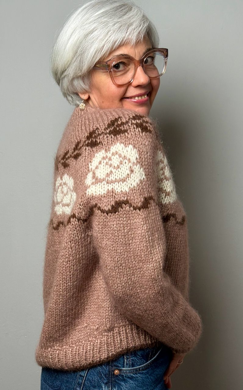 »Winter-Rose«-Sweater Strickanleitung »Winter-Rose«-Sweater Strickanleitung