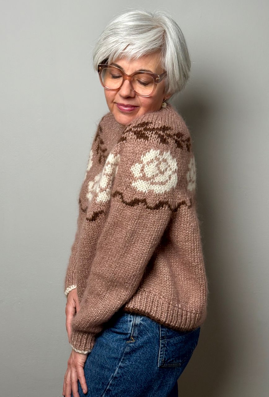 »Winter-Rose«-Sweater Strickanleitung »Winter-Rose«-Sweater Strickanleitung