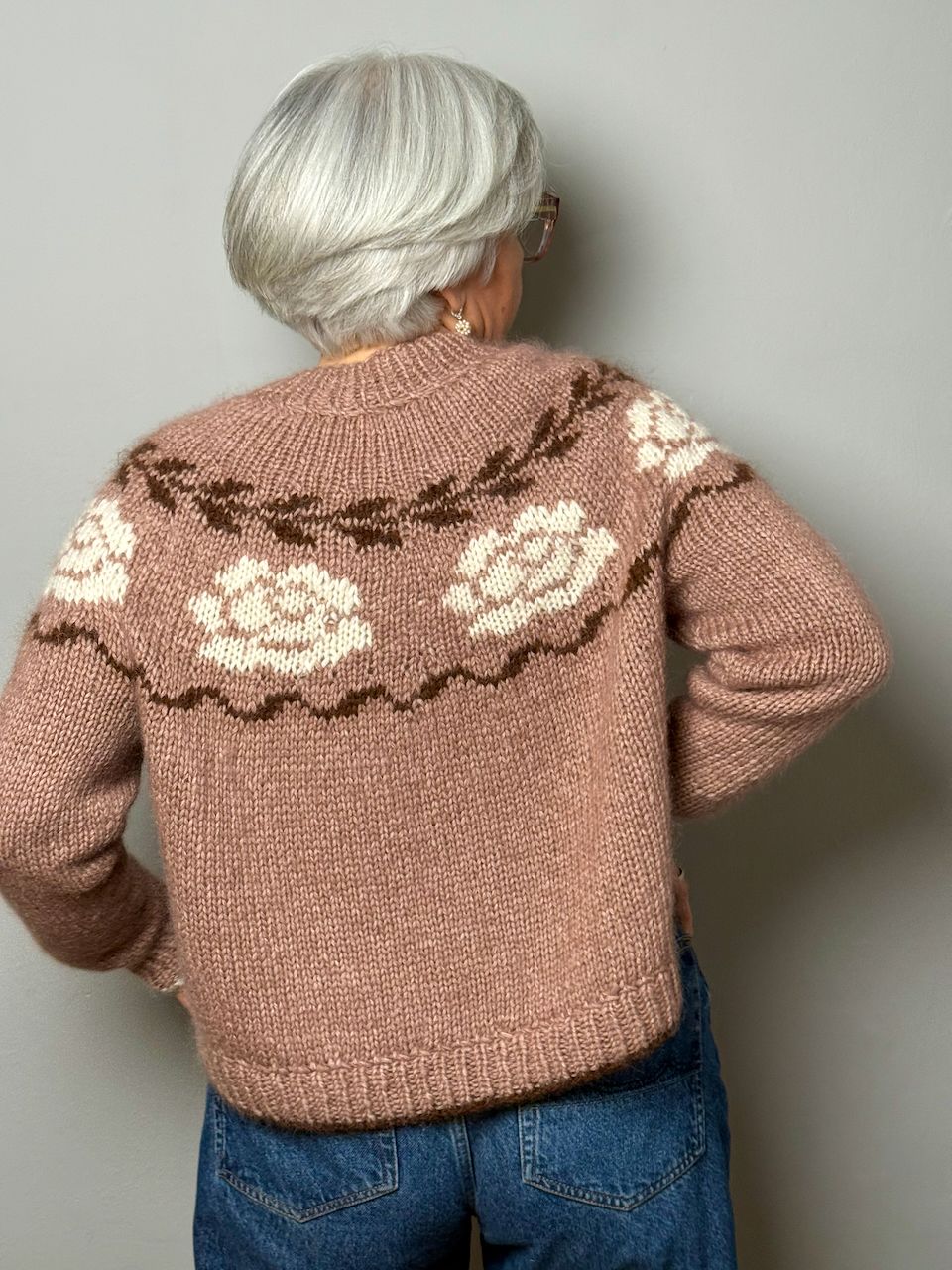 »Winter-Rose«-Sweater Strickanleitung »Winter-Rose«-Sweater Strickanleitung
