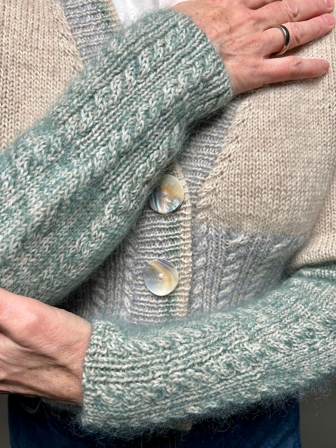 »MyCollege«-Cardigan Strickanleitung »MyCollege«-Cardigan Strickanleitung