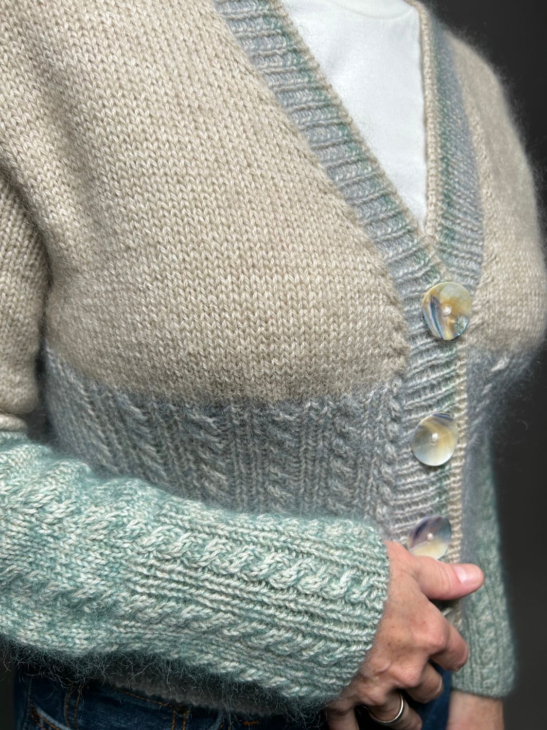 »MyCollege«-Cardigan Strickanleitung »MyCollege«-Cardigan Strickanleitung