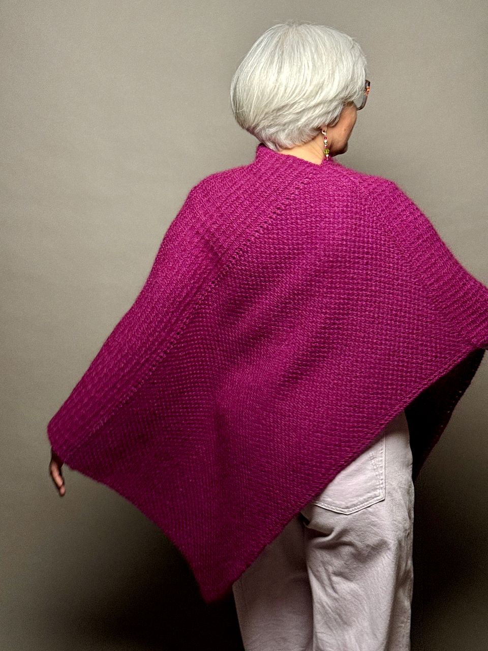 Poncho & Handstulpen »Louise« – Strickanleitung im 2er-Set