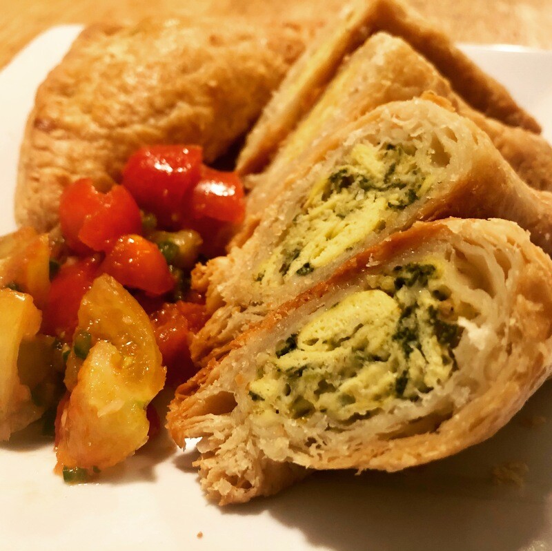 4 Assorted Breakfast Puffs (Hand Pie)