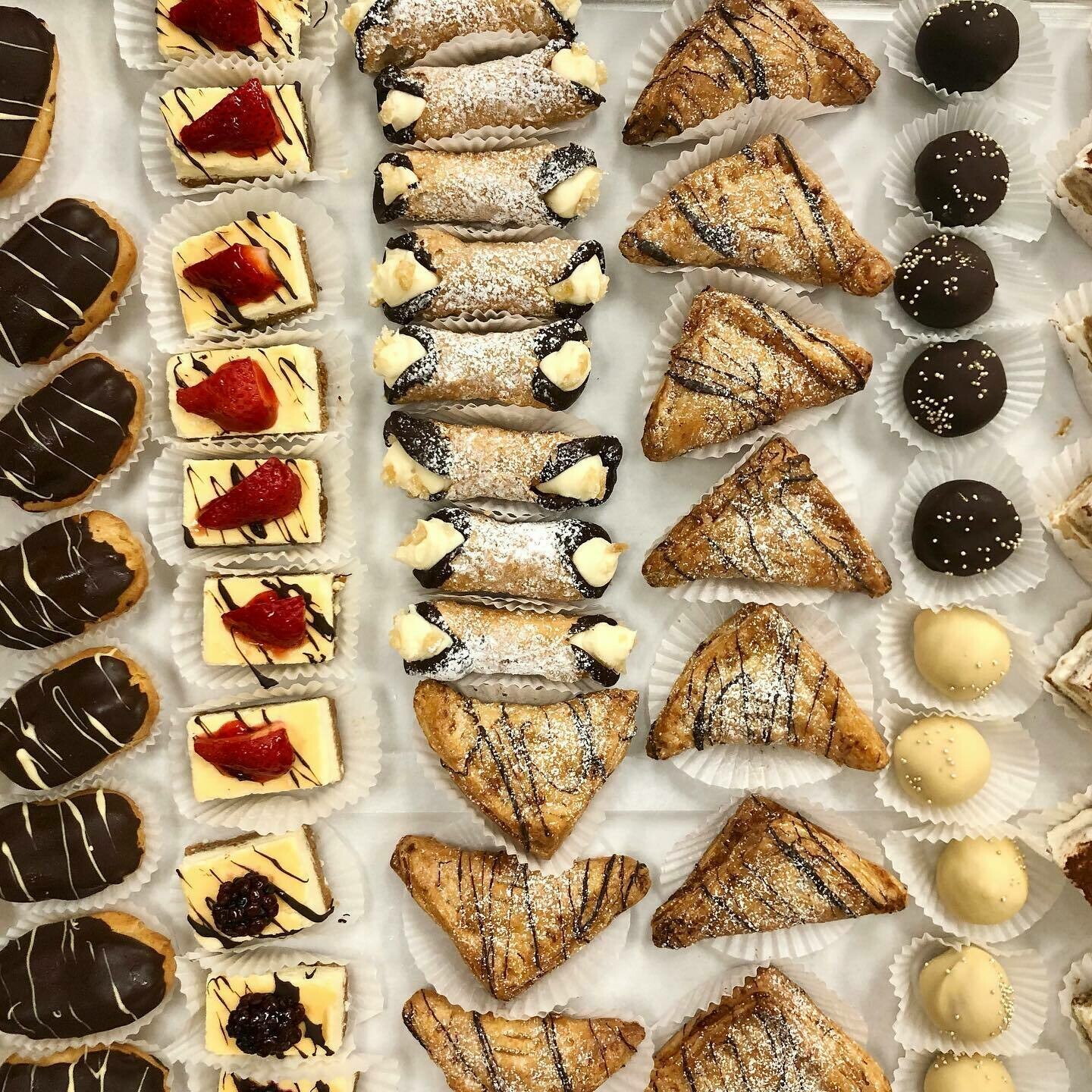 X-Small Assorted Mini Pastry Box (1 Dozen)