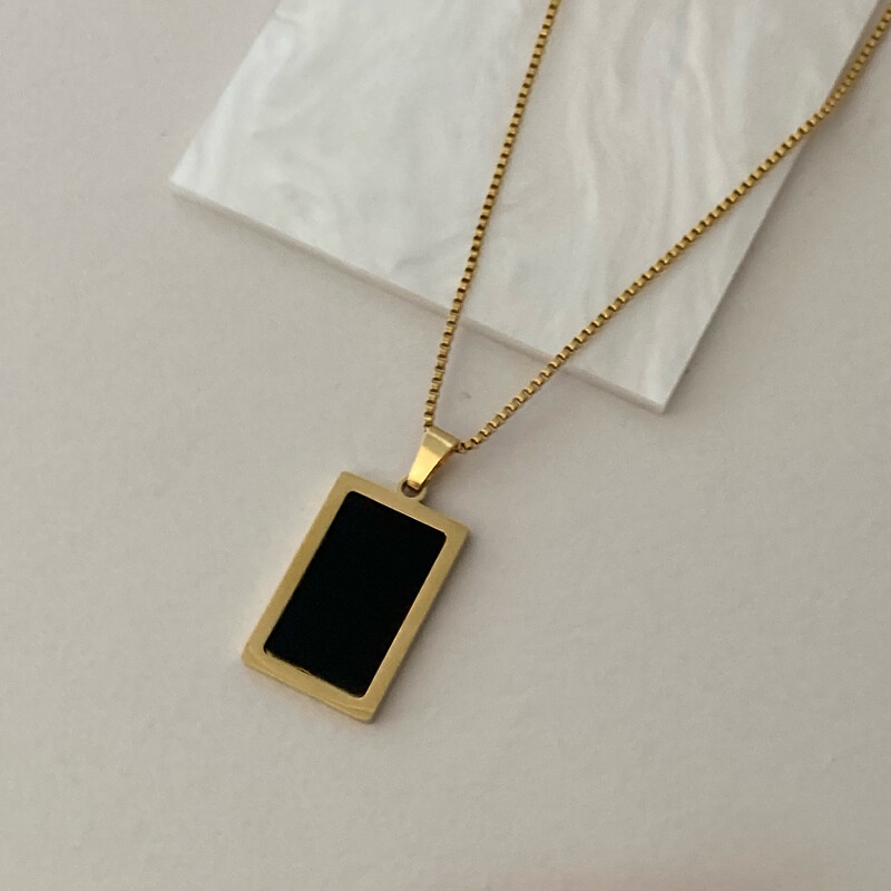 Collier &quot;The Black&quot;