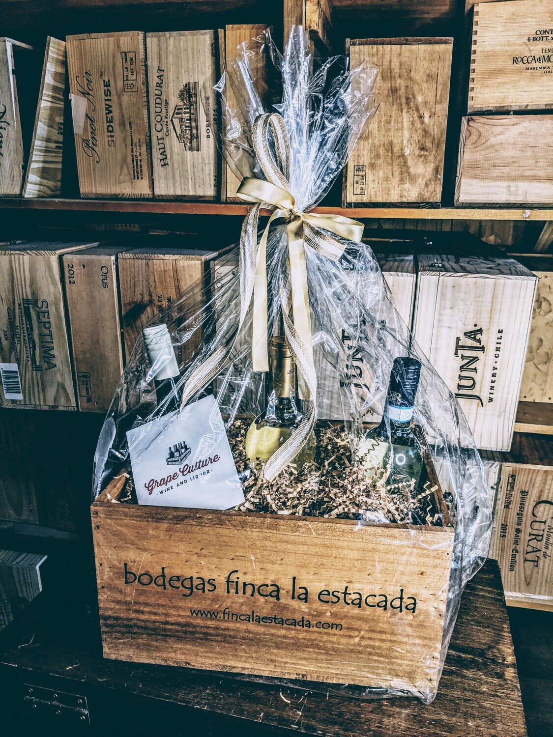 "White Wines of the World" Gift Basket