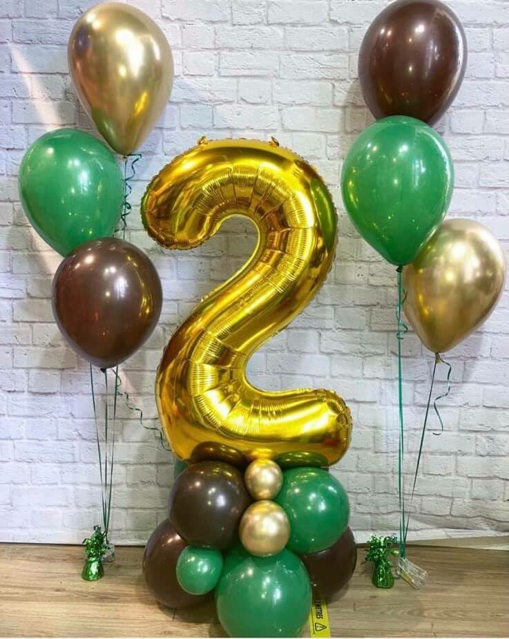 Birthday Super With Mini Balloons (the bouquets of balloon are optional)