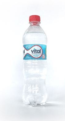 Agua mineral sin gas