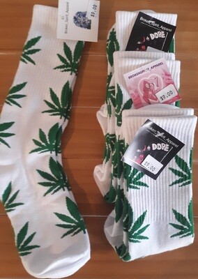 BrokenSpirit_Apparel_ (BSA) White and Green Cannabis Socks