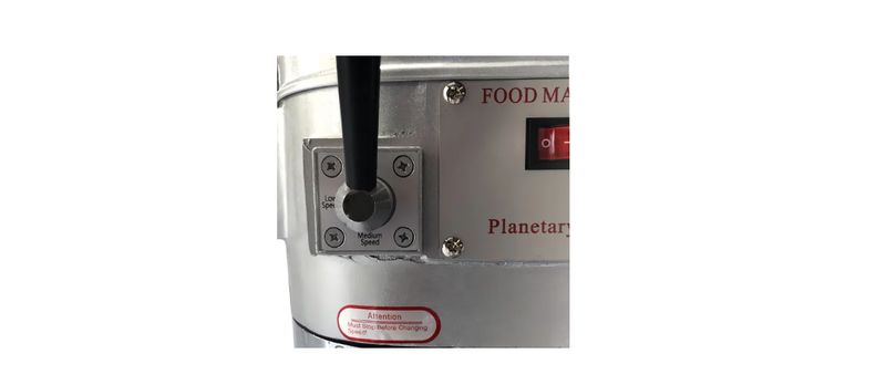 BATIDORA KUMA 30 LTS