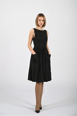 Црн ленен фустан без ракави