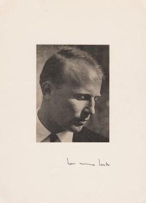 ​HENZE, HANS WERNER (1926-2012): Eigenhändiger Namenszug, darüber Montage eines gedruckten Porträts