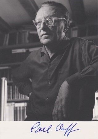 ORFF, CARL (1895-1982): "Unkraut verdirbt nicht" - Eigenhändiges Schreiben auf einer Fotografie