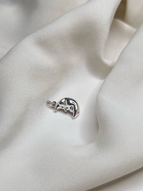 Charm Luna silver
